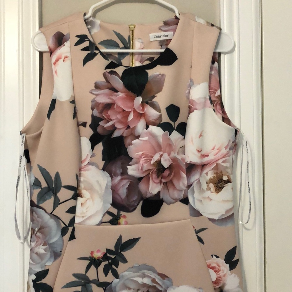 Calvin Klein Women’s scuba sheath dress.
